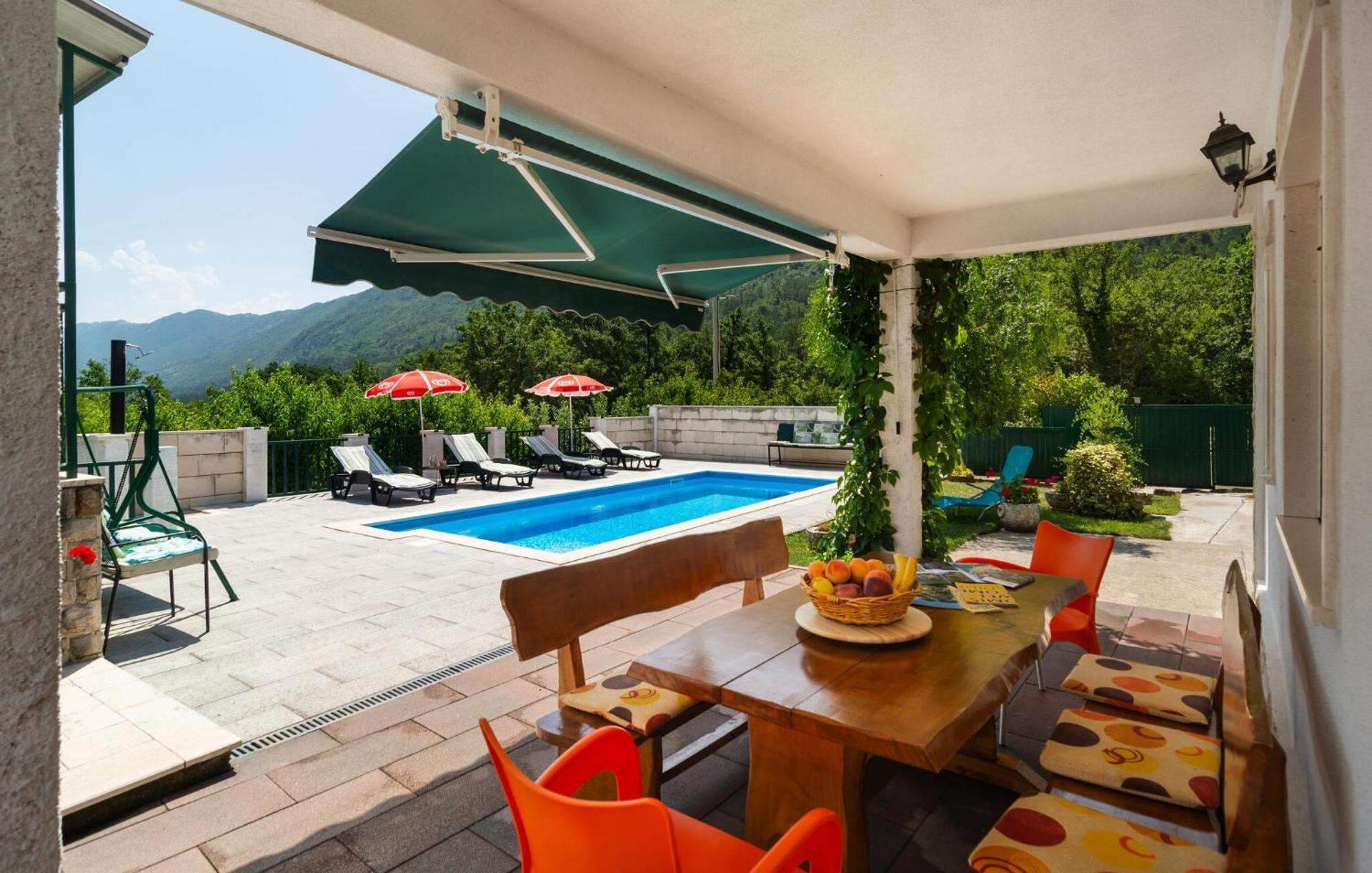 Cozy Home In Podaspilje With Kitchen Svinisce Екстер'єр фото